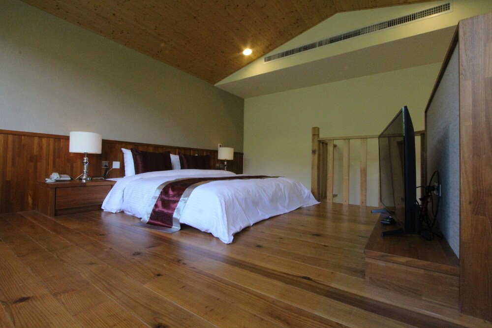 Huaman Hot Spring Villa 39/68