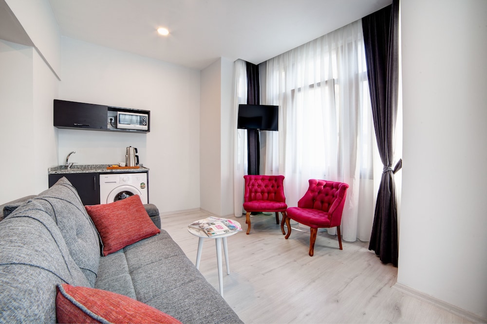 Lime Garden Hotel 43/61