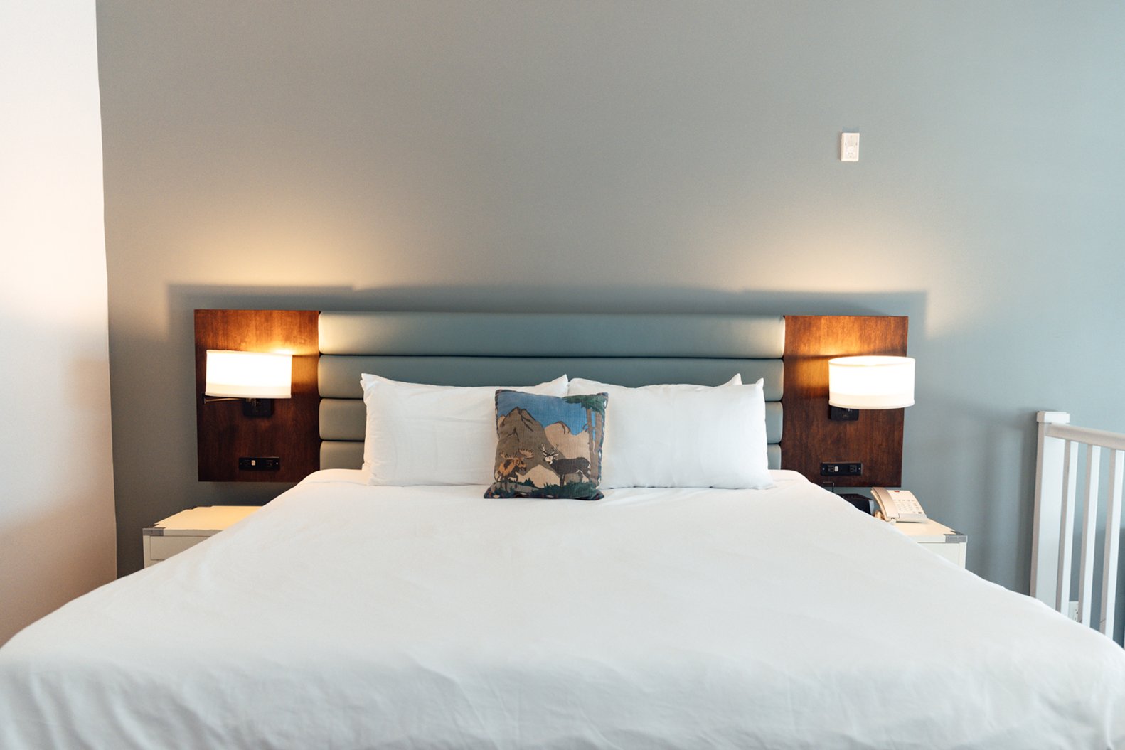 Lakehouse Hotel and Resort 29/100