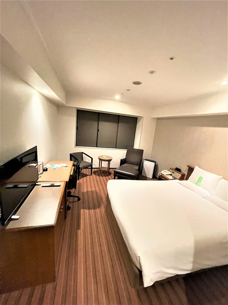 SUPERIOR, QUEEN BED