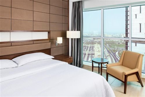 Executive, King Bed, Skyline View