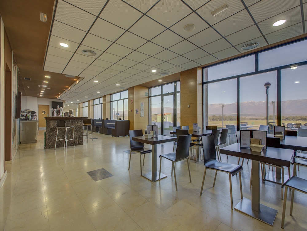 Hospedium Valles de Gredos Golf 33/50