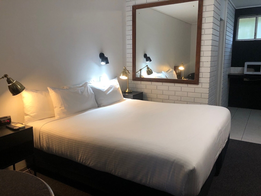 Matador Motor Inn 30/80