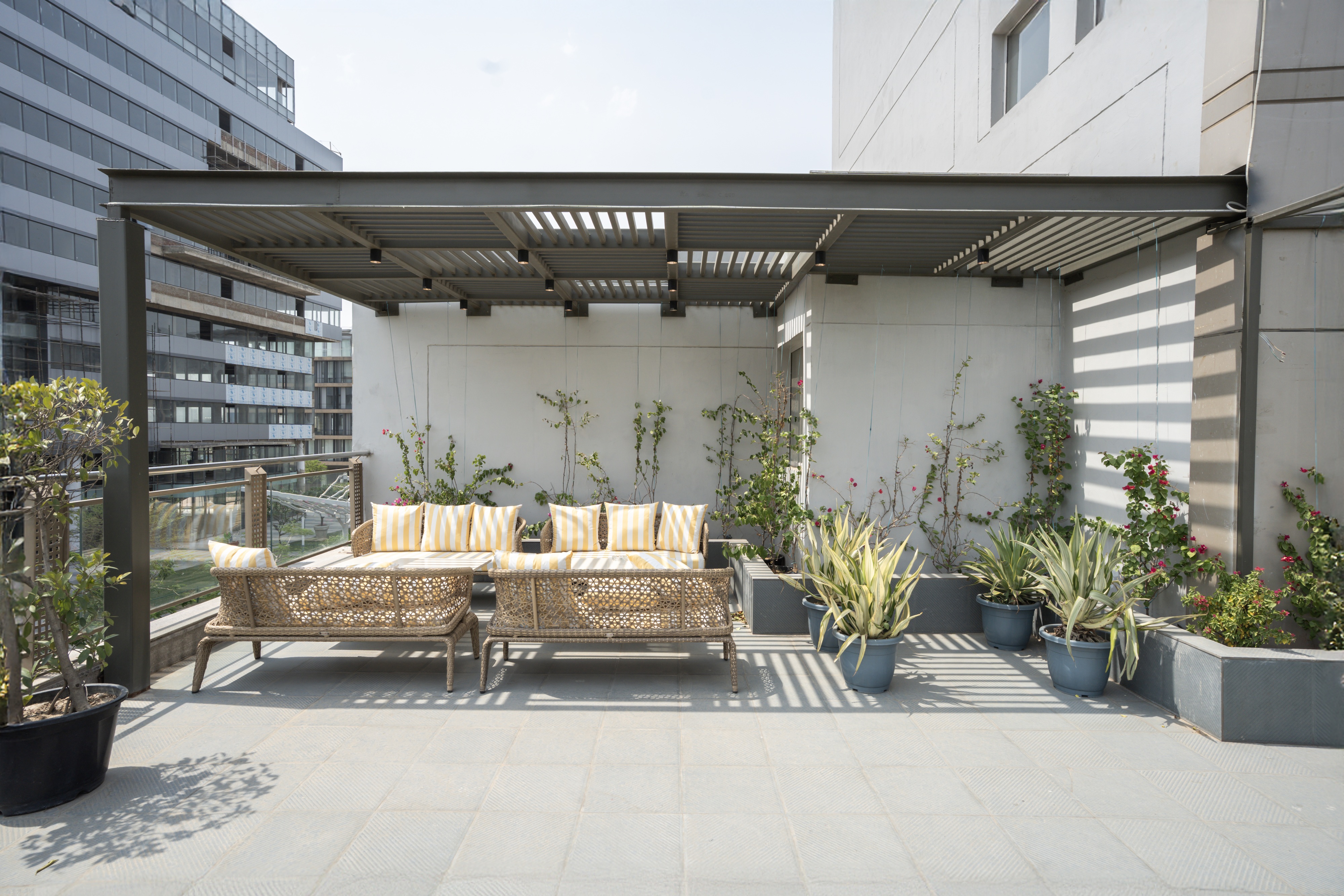 AR Suites KLJ Square 4/50