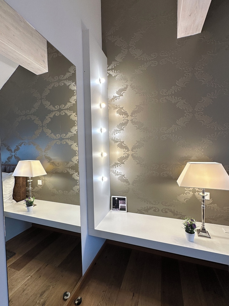Helvetia Suites 43/52
