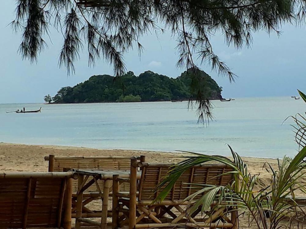 Freeda Resort Koh Jum 15/20