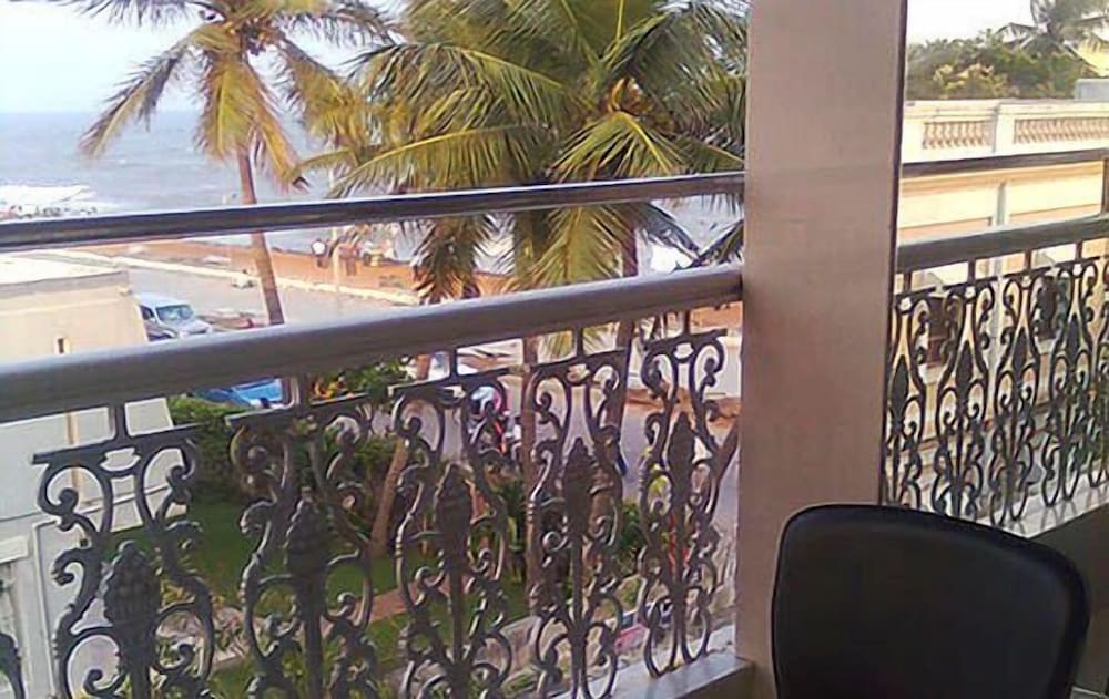 Lotus Bay View Hotel 25/25
