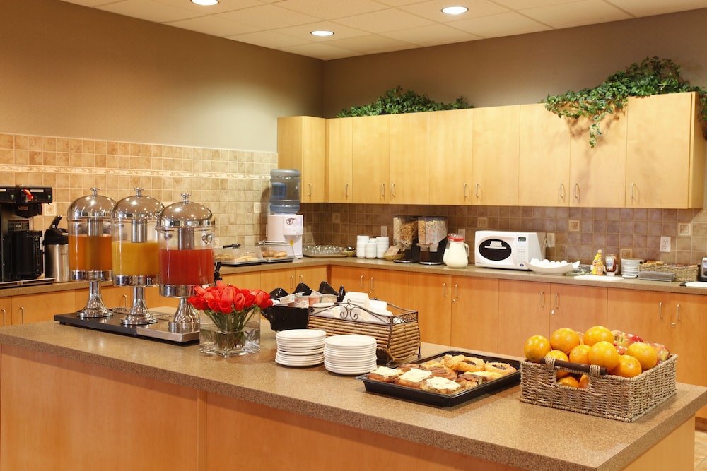 Pomeroy Inn Suites Hotel Dawson Creek 46/63