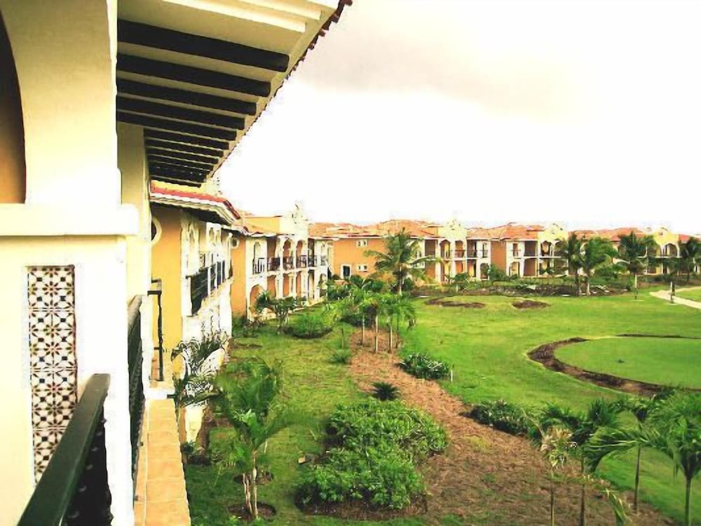 The Golf Suites 26/37