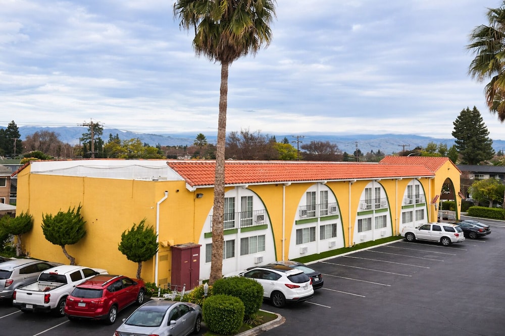 Granada Inn 62/67