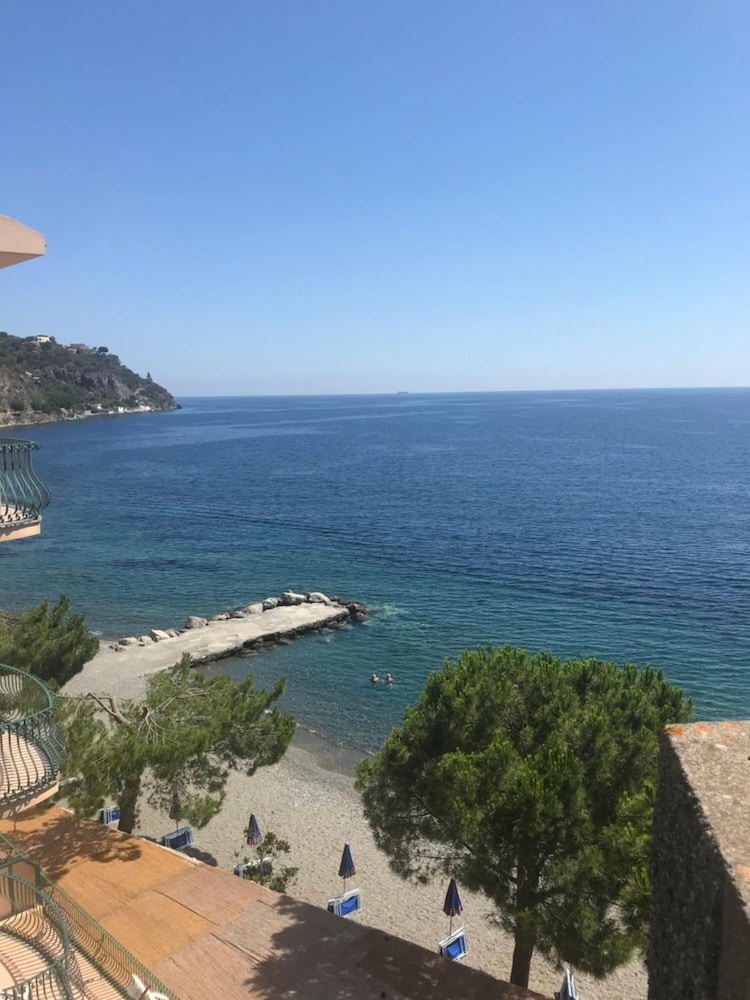 Riviera Lido Hotel 24/32
