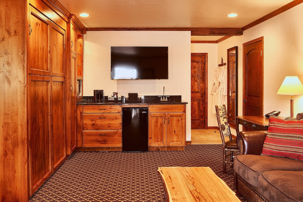 Parkway Inn 54/64