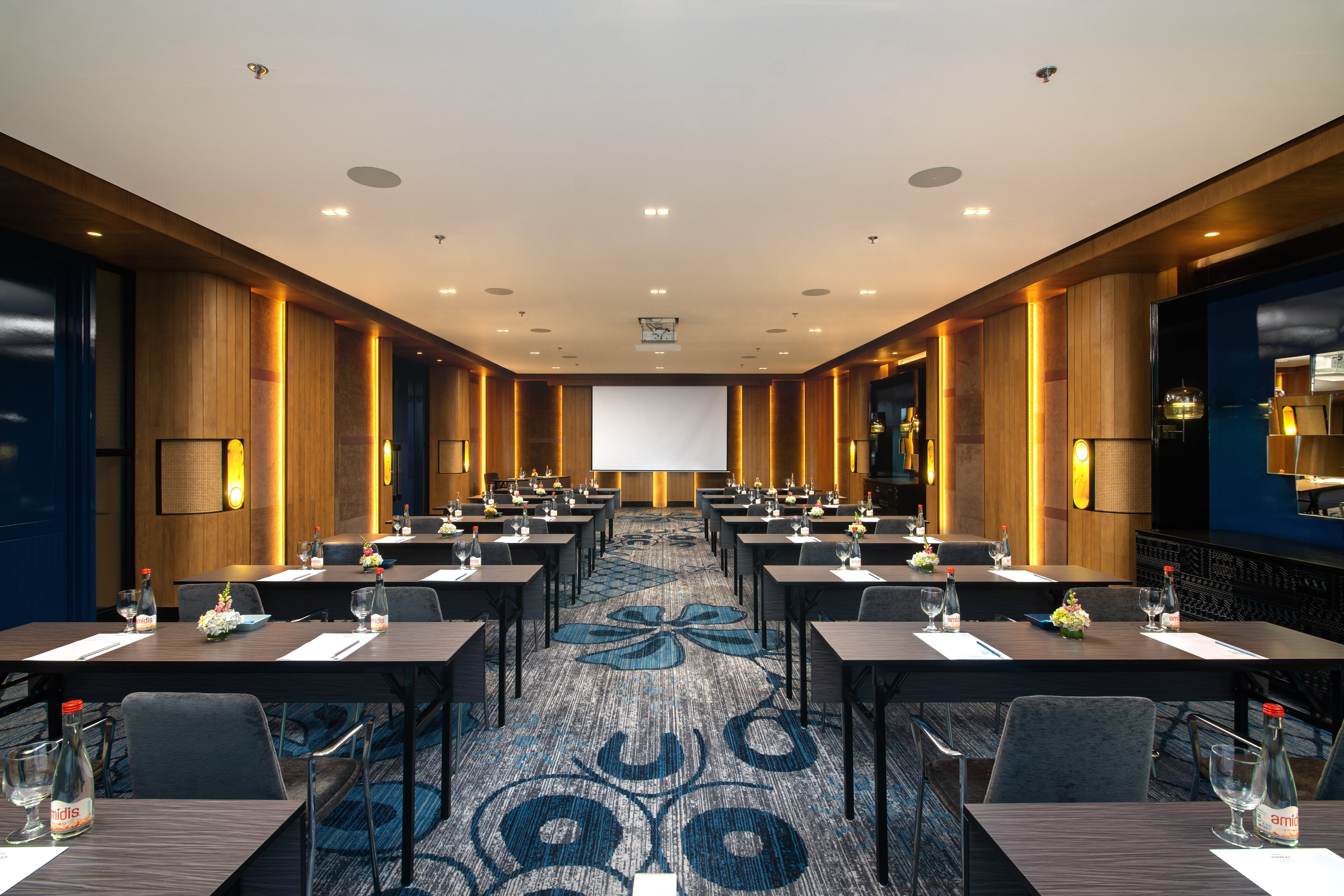 Hotel Indigo Bandung Dago Pakar 38/50