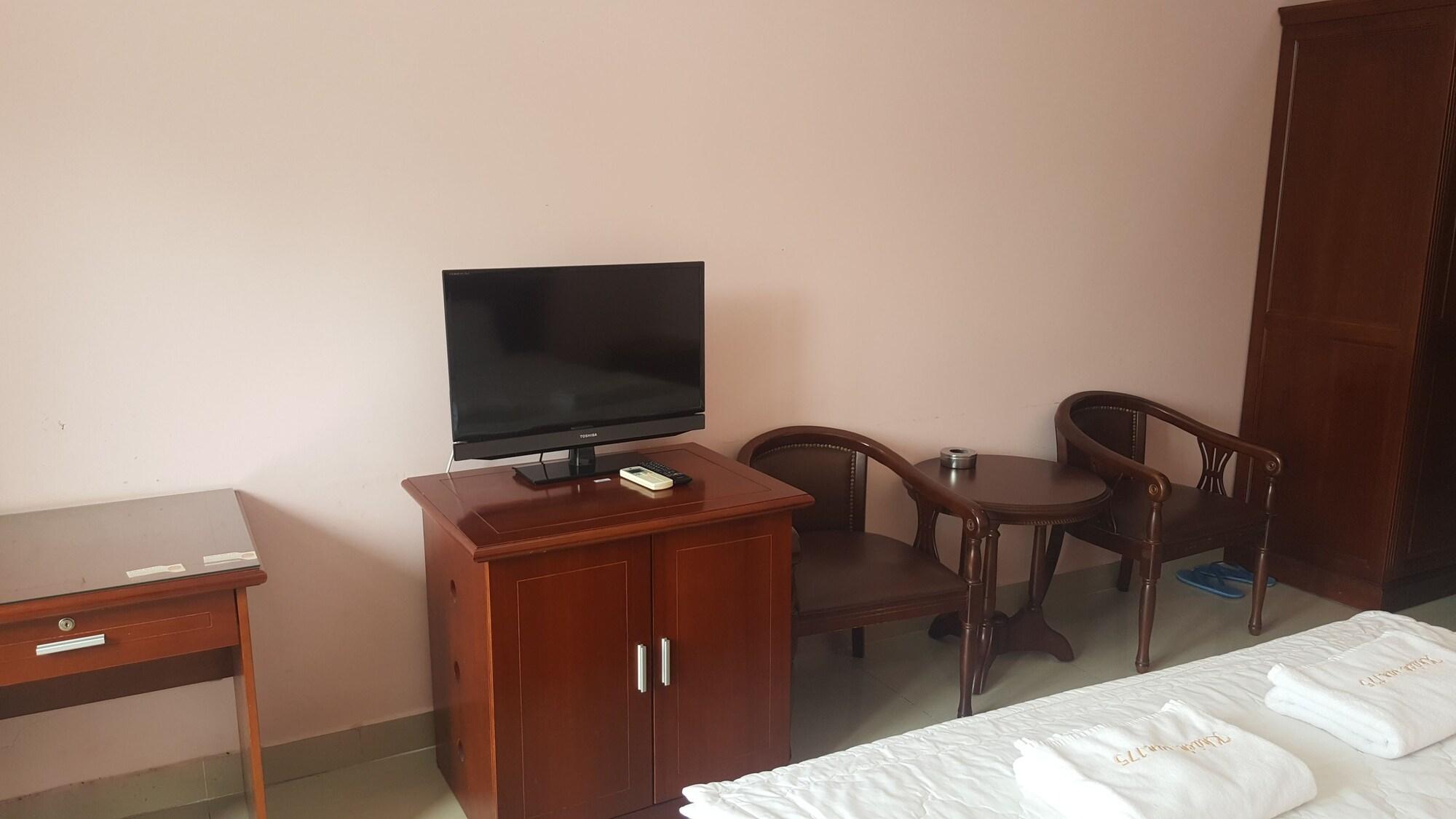 Hotel 175 84/95