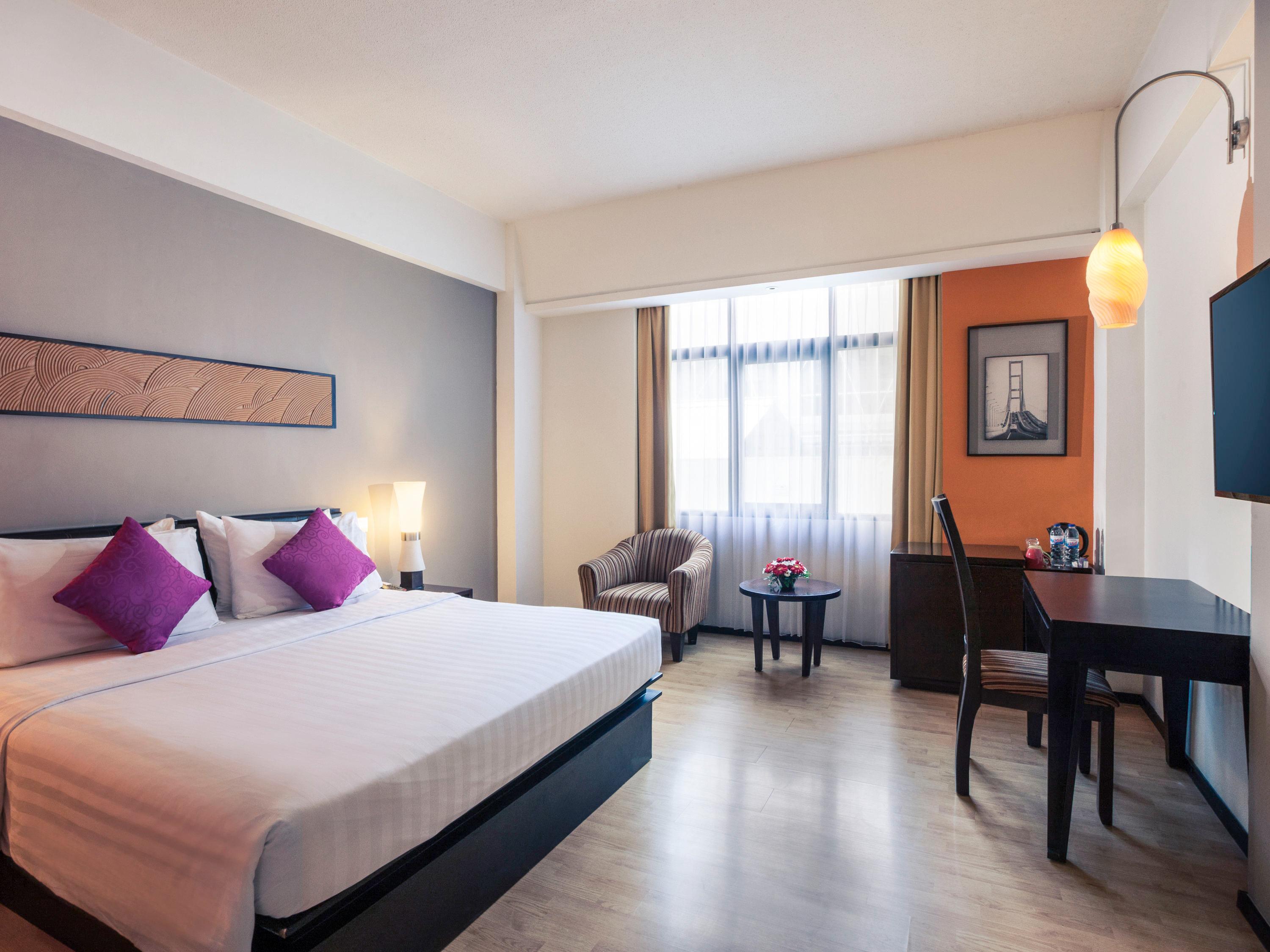 PRIVILEGE, SUITE, KING BED