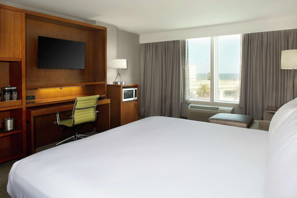 Doubletree By Hilton Hotel Biloxi 15/61