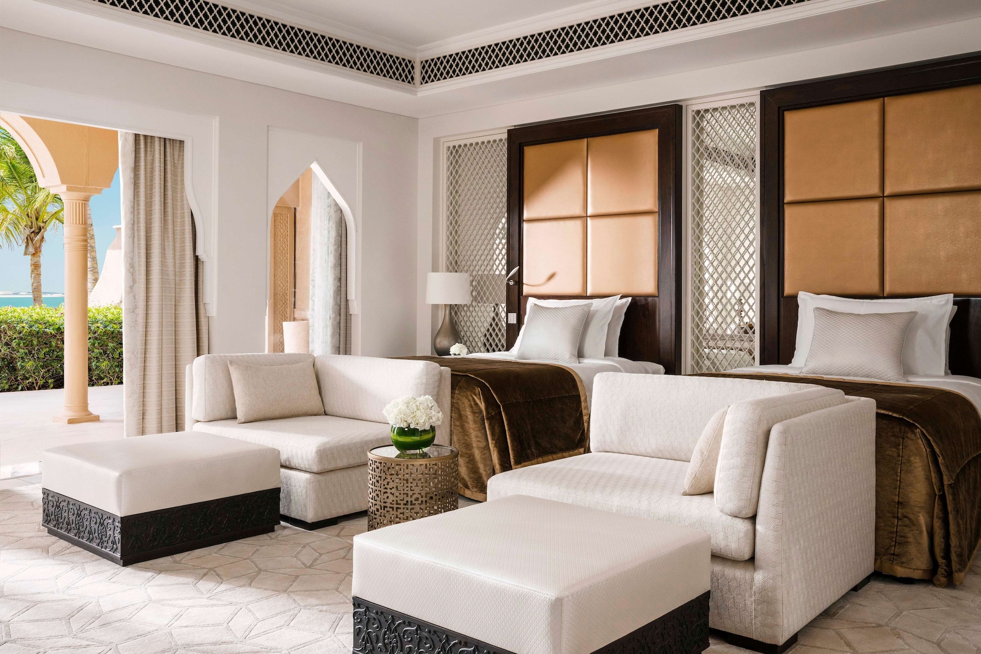 MANOR, PALM, PREMIER, 2 QUEEN BEDS