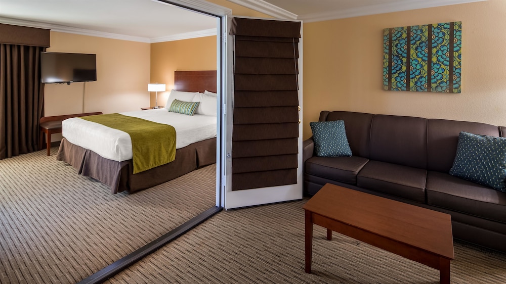 Best Western Harbour Inn & Suites 16/36