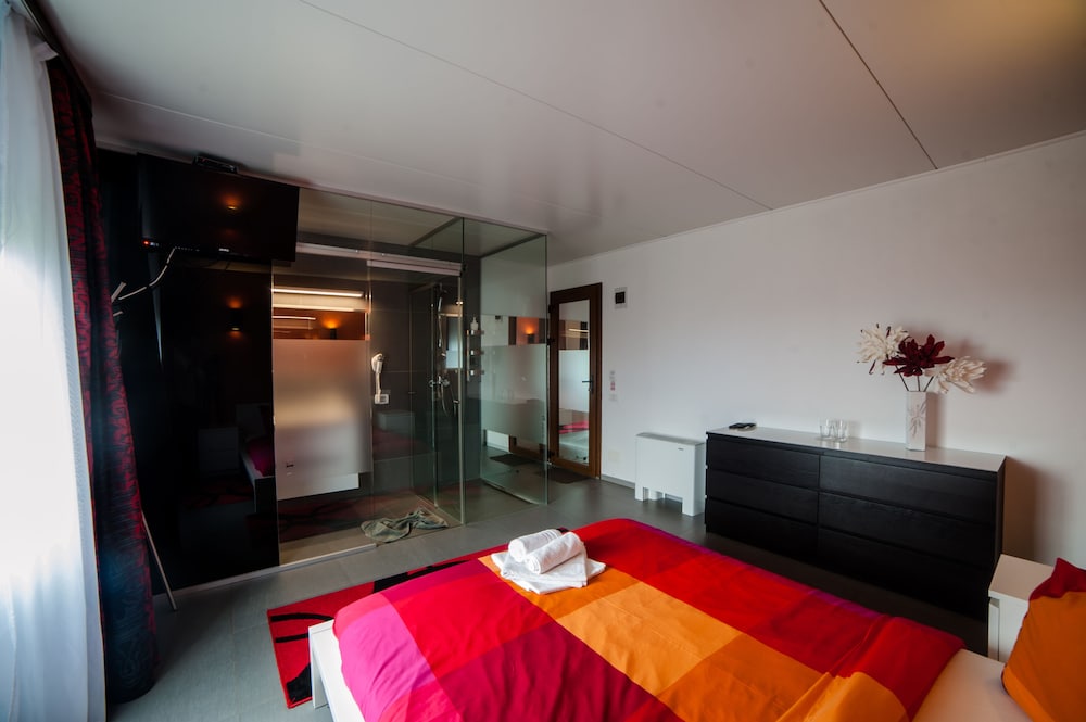 La Villa Hill Resort 14/40