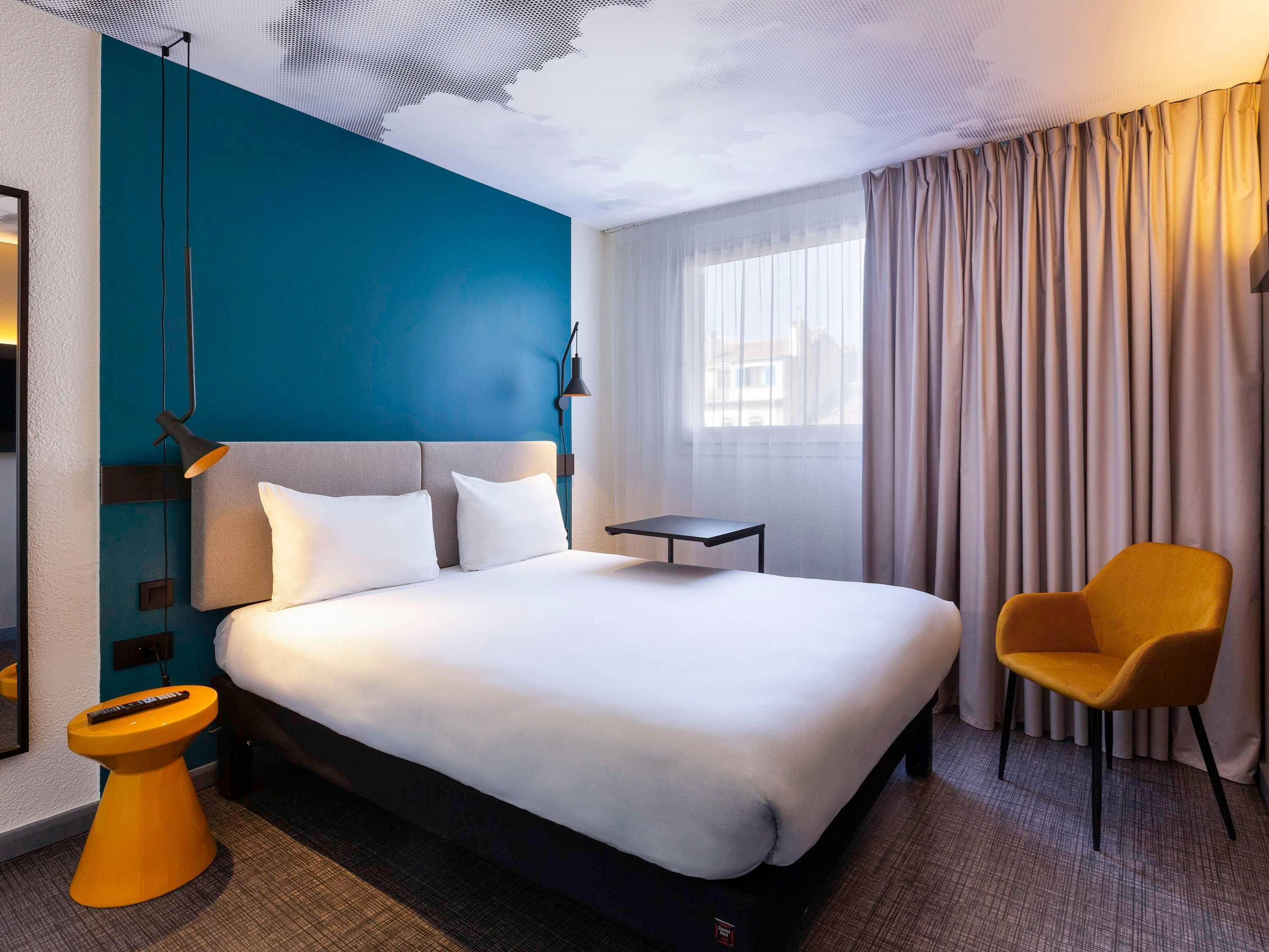 STANDARD, SINGLE BED
