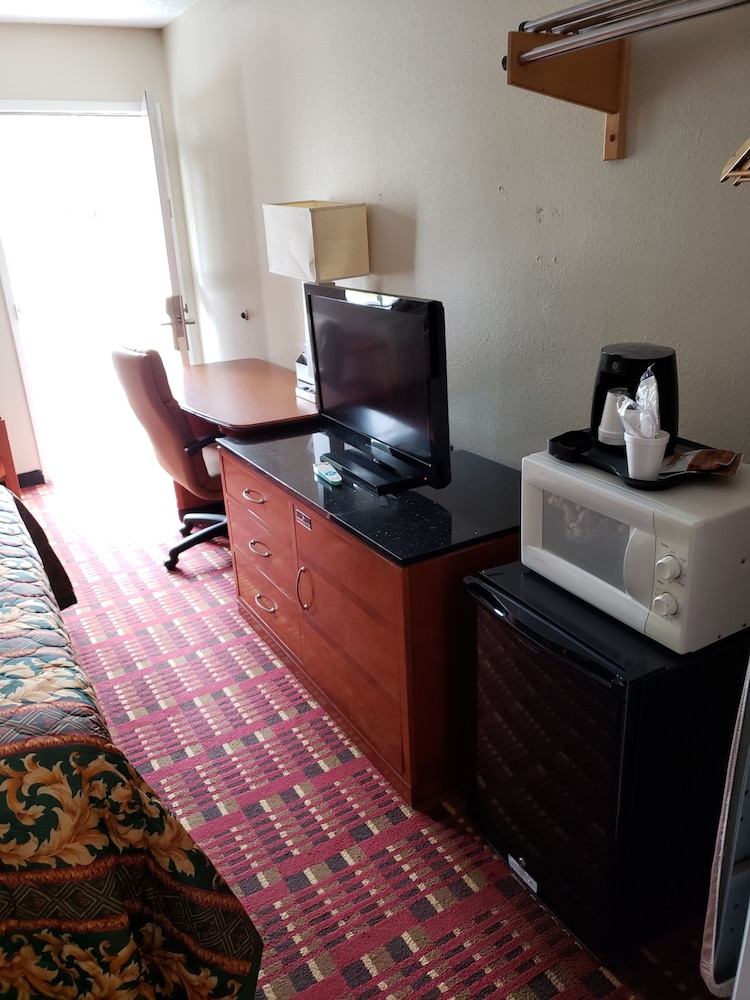 Peach Tree Inn 34/48