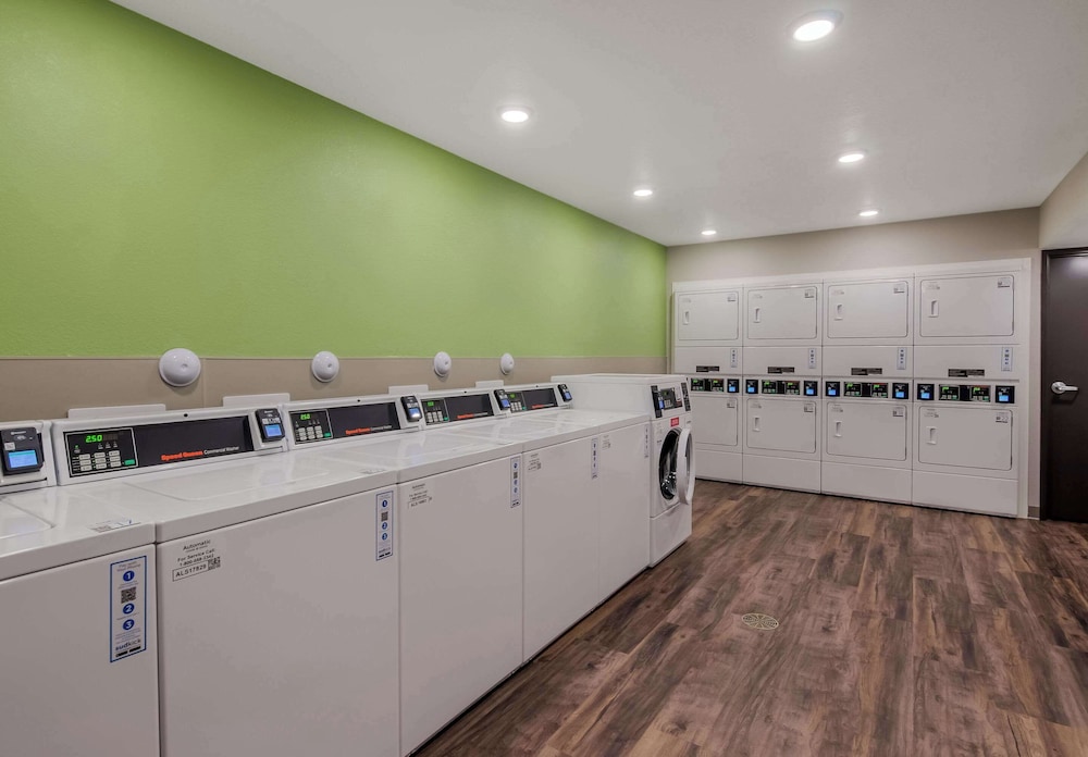 WoodSpring Suites Roanoke 21/27