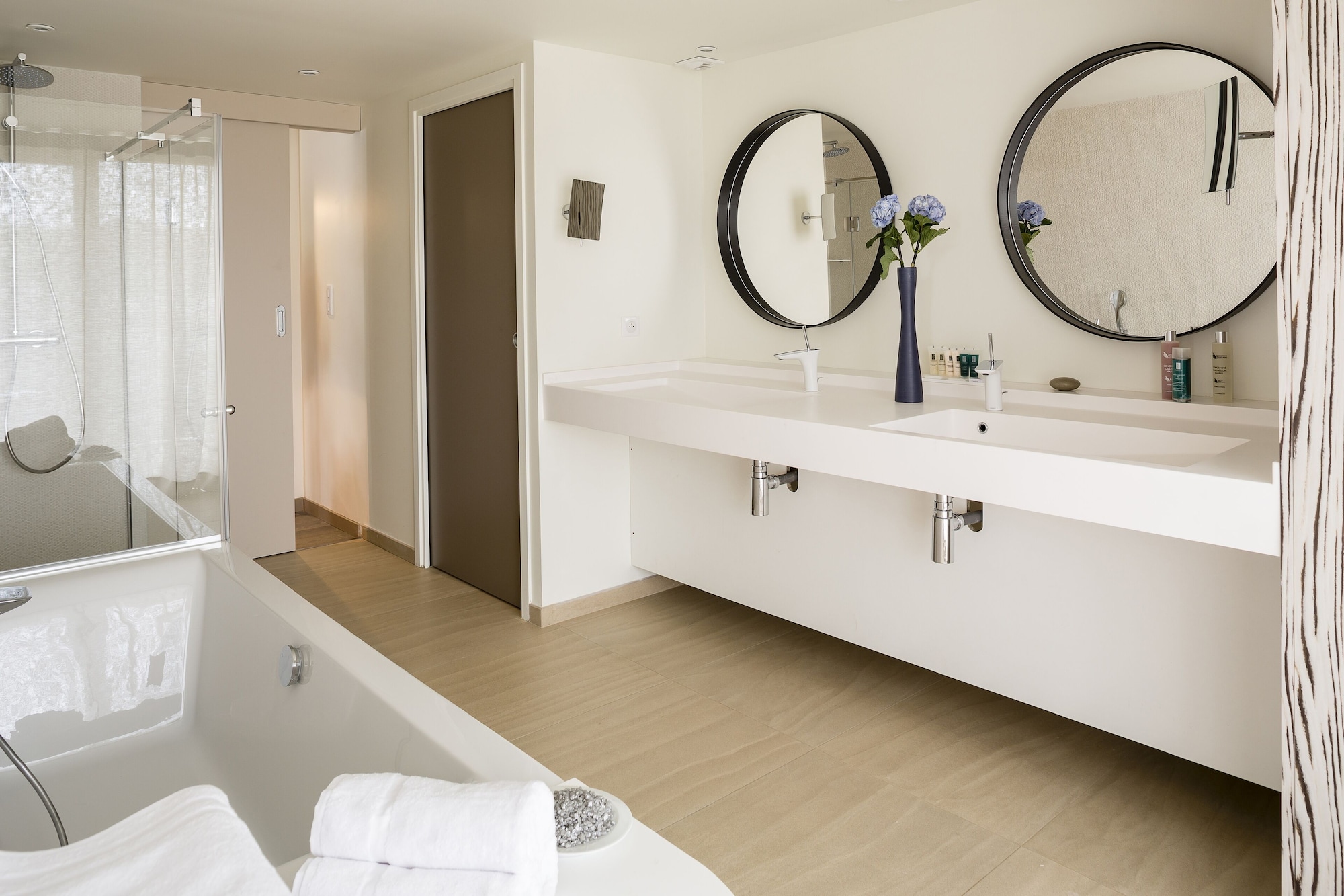Executive, Suite, King Bed, Sofa, Hot Tub