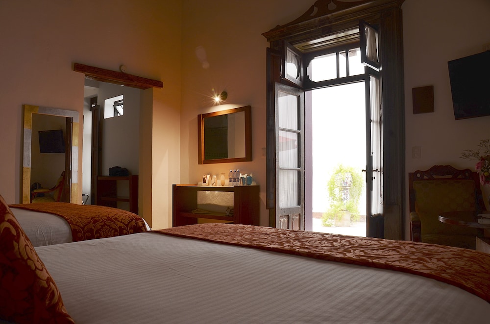 EL SERAFIN HOTEL BOUTIQUE 36/80