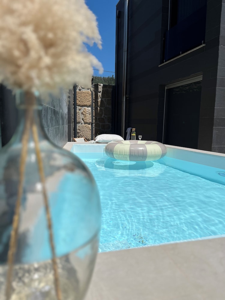 CASAS DO PATIO, L.DA COUNTRY HOUSES & NATURE 26/50