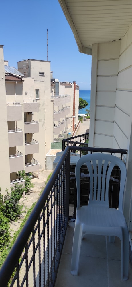 Romeo Beach Hotel 4/46