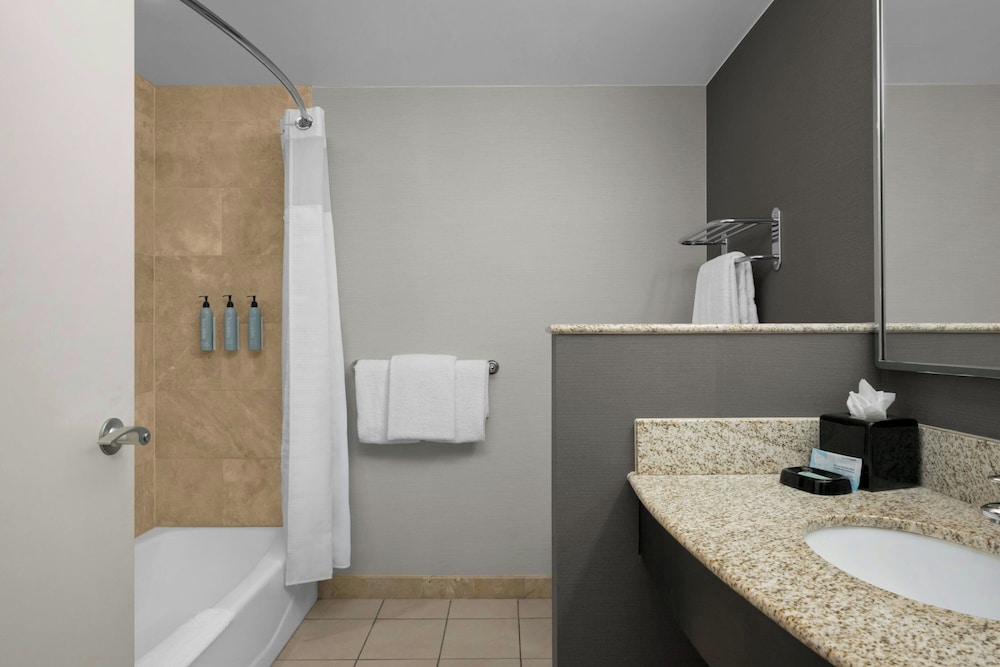 Room, Multiple Beds, Accessible، Courtyard Pittsburgh Airport Settlers Ridge 3/4