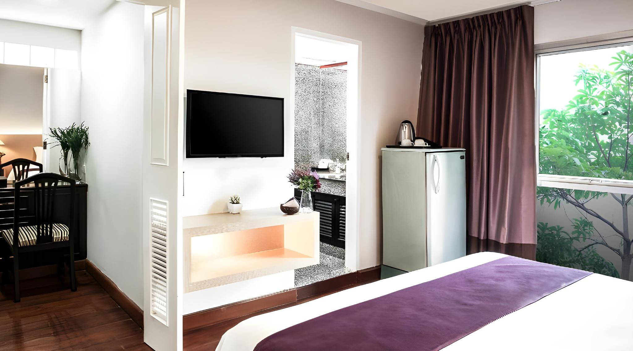 SUPERIOR, DOUBLE OR TWIN BED