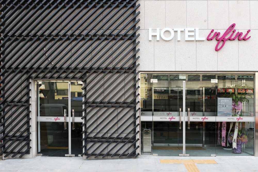 Hotel Infini 2/36