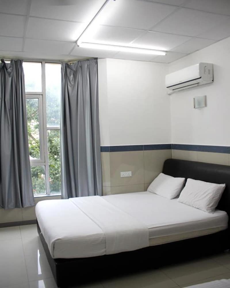 1 BEDROOM, SUPERIOR