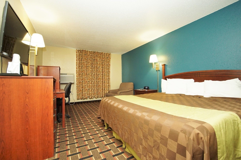 Faribault Hometown Inn & Suites 11/41