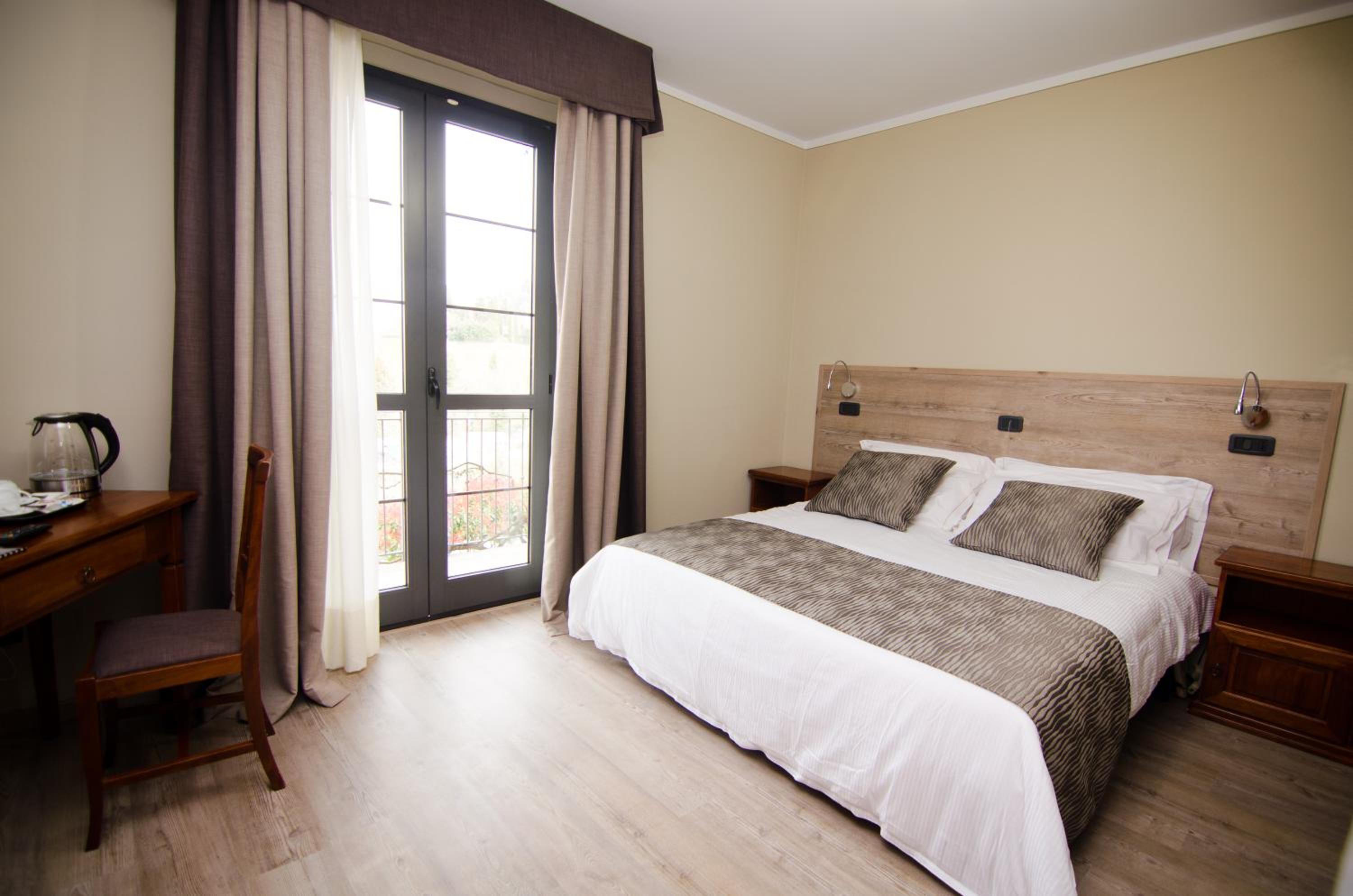 Superior, Queen Bed