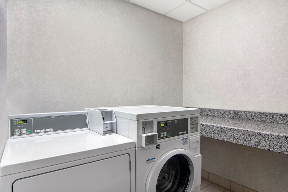 Quality Inn & Suites Union City Atlanta South 16/50