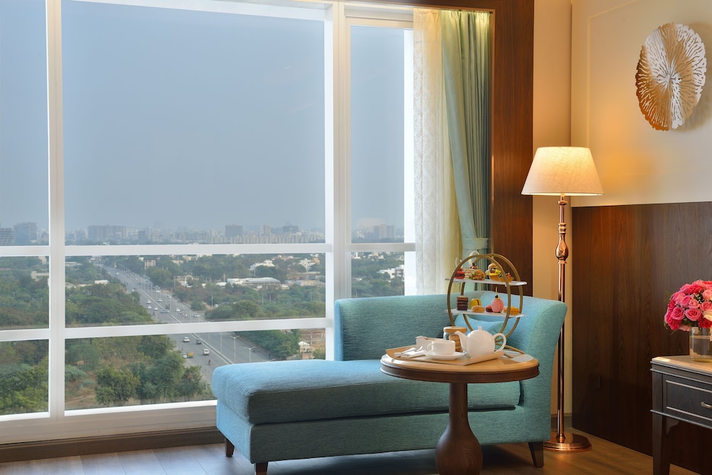 Taj Skyline Ahmedabad 43/64