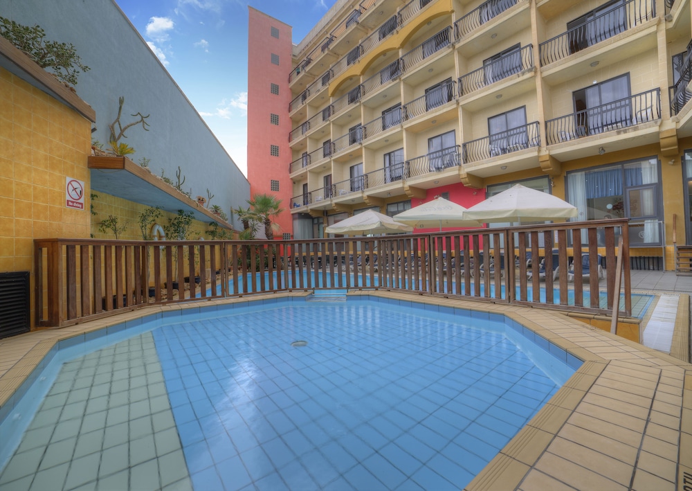 Bella Vista Hotel 3/38