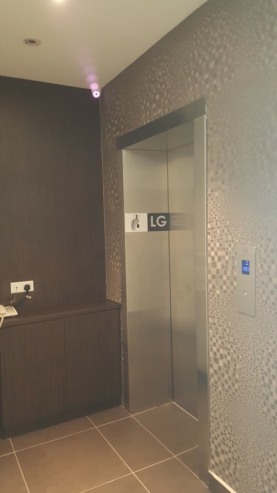 9 Square Hotel - Sri Kembangan 17/38