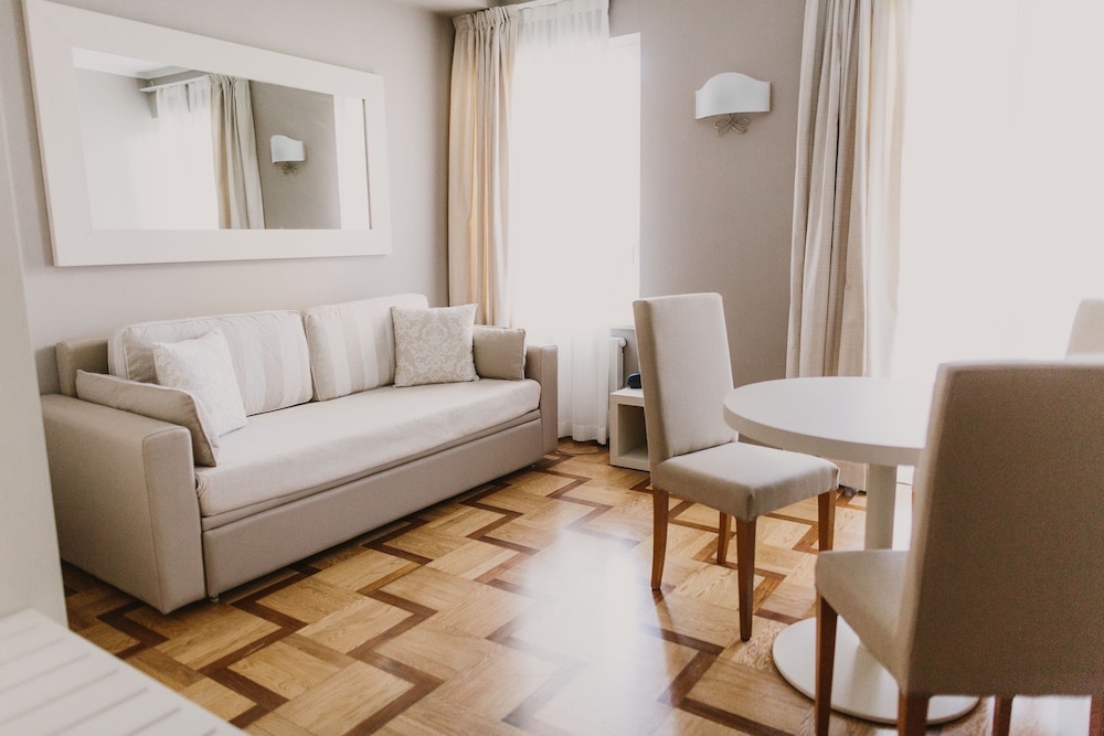 Hotel Metropole 37/46