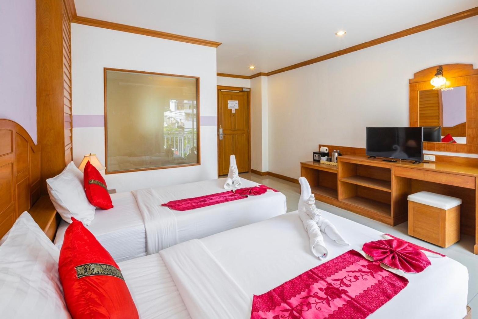 Deluxe, Twin Beds