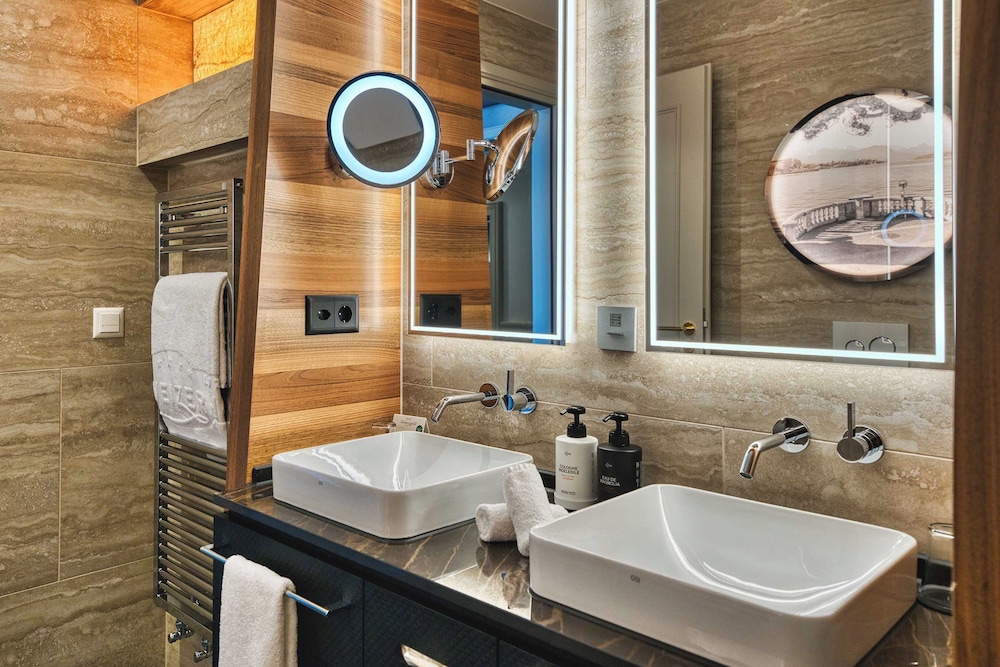 Lucerne, Luxury, Suite, King Bed، Schweizerhof 4/8