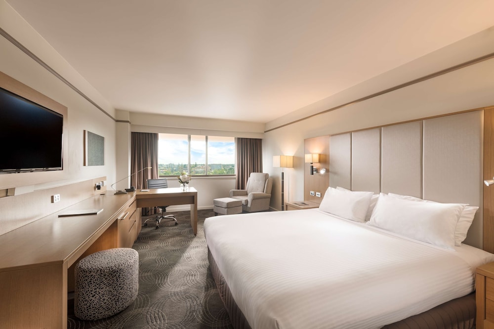 SUPERIOR, KING BED, PARK VIEW