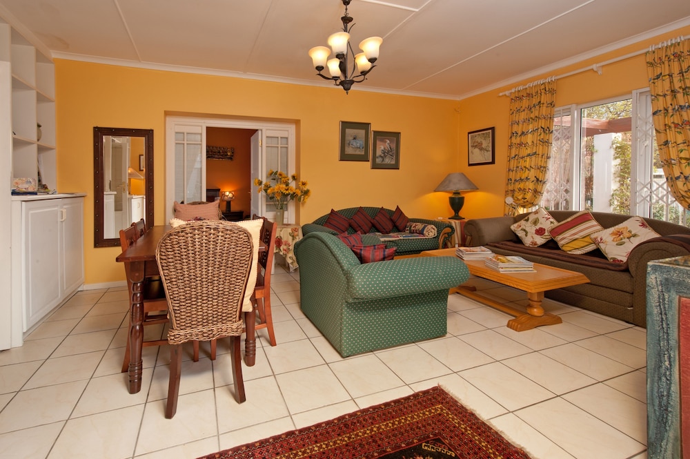 Brown Jug Guest House 14/37