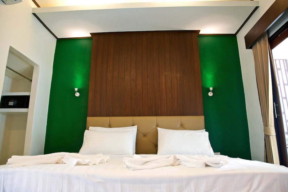 Poohbar Resort & Lotusdive 26/72