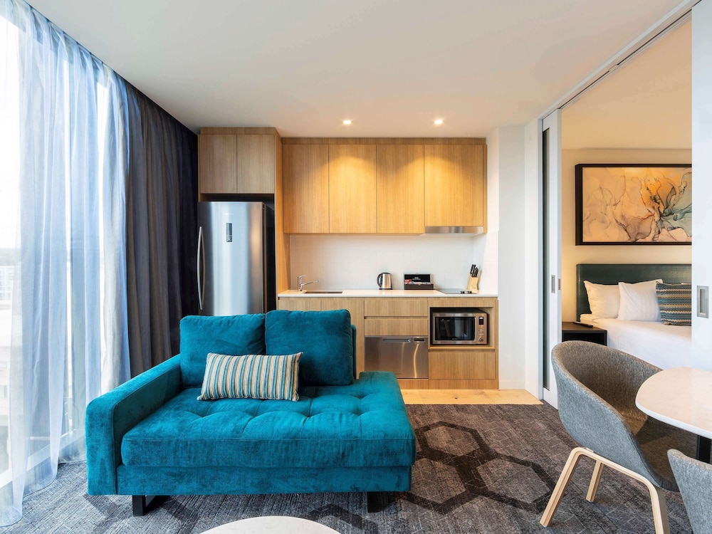 Mercure Canberra Belconnen 50/69