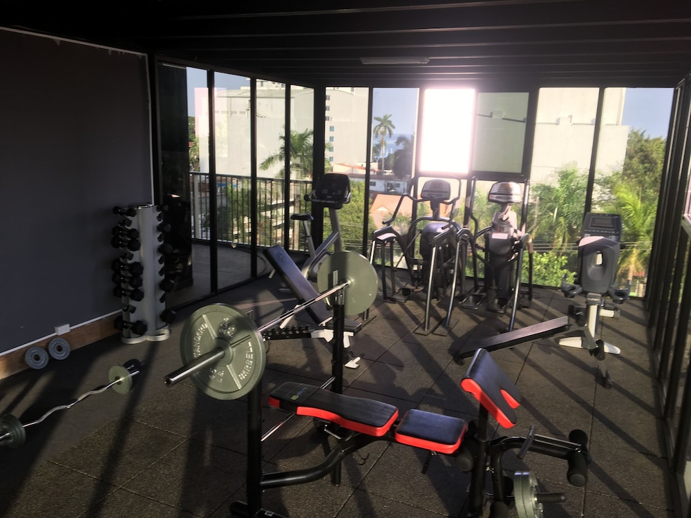 Innfiniti Hotel Suites 23/42