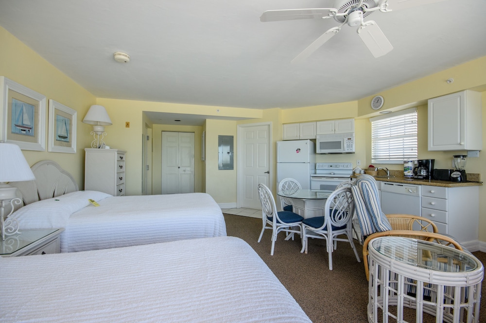 Edison Beach House 17/50