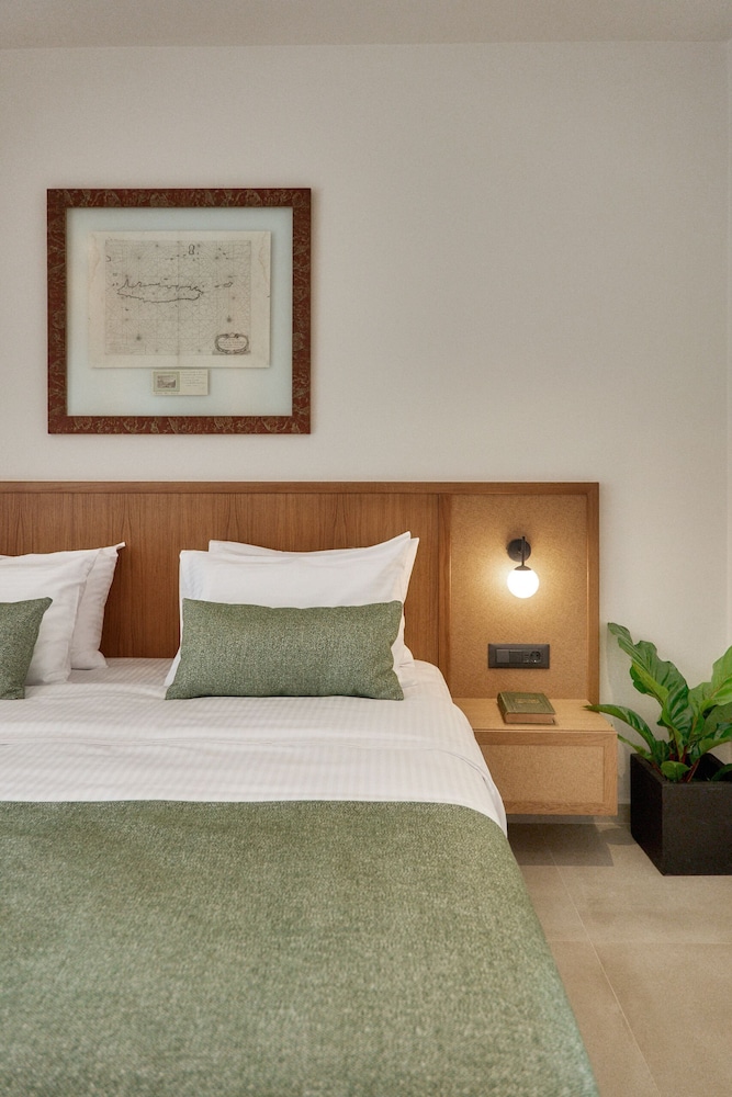 Inea Hotel and Suites 37/78
